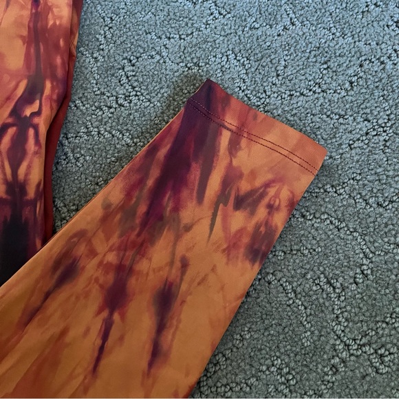 NWOT Women’s Booty by Brabants High Waisted Marble Flame Tie Dye Leggings OS - Picture 4 of 6